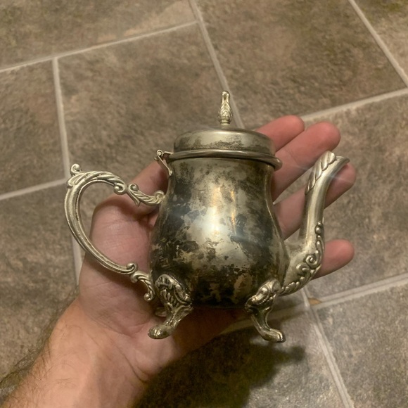 Vintage International Silver Co silver plated Creamer with lid. 5.5 Tall X 6.5 W - Picture 2 of 8